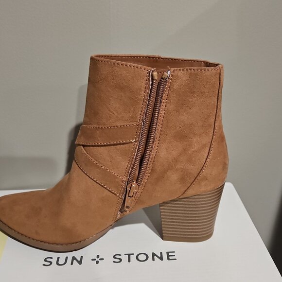 Womens boots - Picture 2 of 2